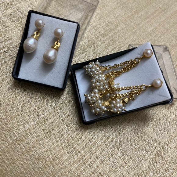 Set of Real Pearl Earrings with 18 k Gold tone Plated - Picture 3 of 12